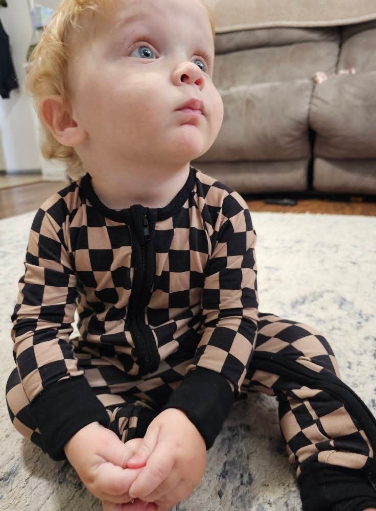 Check the Vibe Zipper Sleeper *RTS*